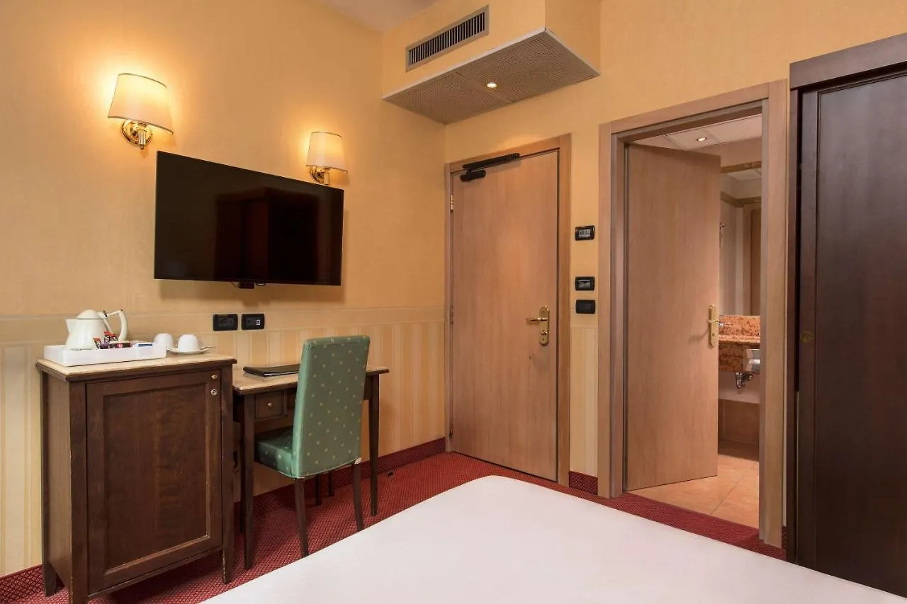 Best Western Hotel Tritone Mestre 4*,